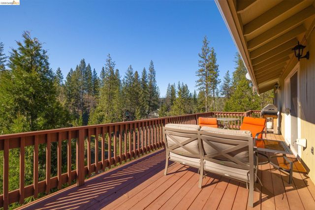 20024 Lower Skyridge Dr, Groveland, CA 95321