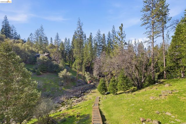 20024 Lower Skyridge Dr, Groveland, CA 95321