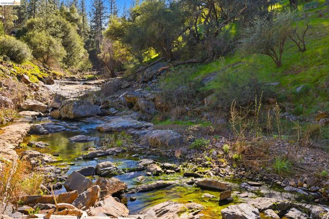 20024 Lower Skyridge Dr, Groveland, CA 95321