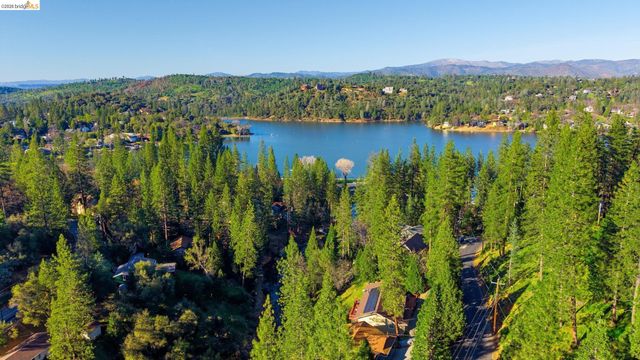 20024 Lower Skyridge Dr, Groveland, CA 95321