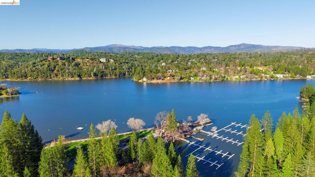 20024 Lower Skyridge Dr, Groveland, CA 95321