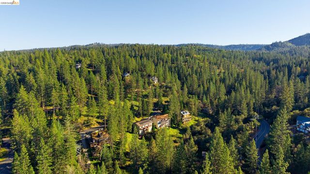 20024 Lower Skyridge Dr, Groveland, CA 95321