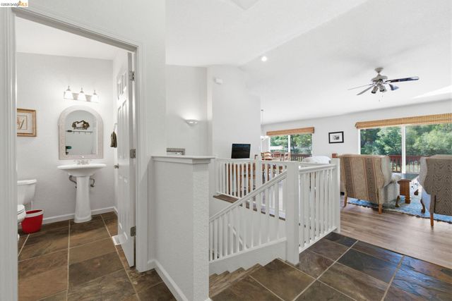 20024 Lower Skyridge Dr, Groveland, CA 95321