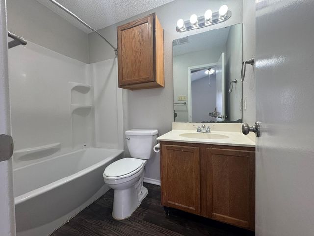 522 Cutty TRL B, Lakeway, TX 78734