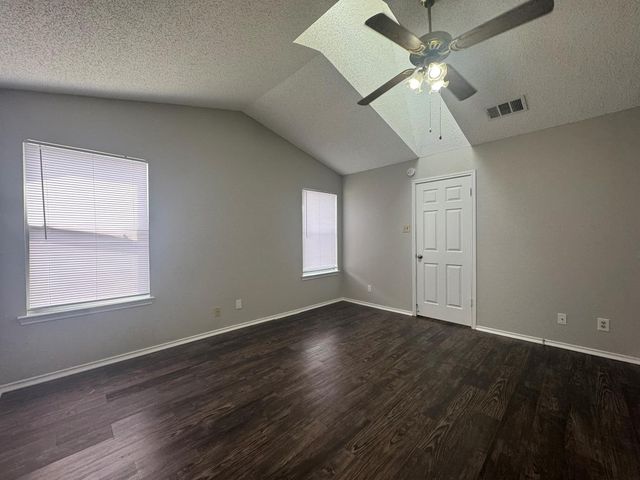 522 Cutty TRL B, Lakeway, TX 78734
