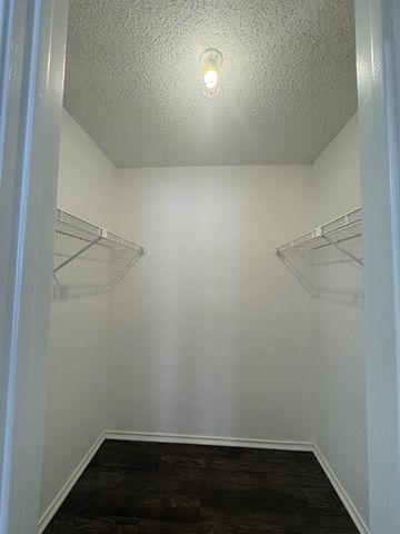 522 Cutty TRL B, Lakeway, TX 78734