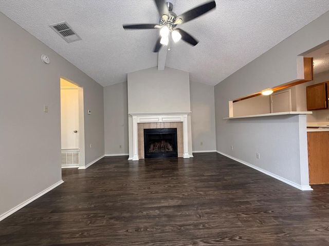 522 Cutty TRL B, Lakeway, TX 78734