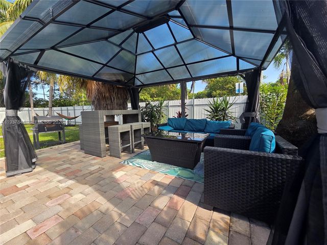13895 NE 11th Avenue, North Miami, FL 33161