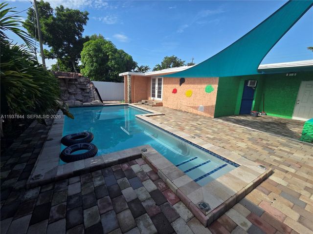 13895 NE 11th Avenue, North Miami, FL 33161