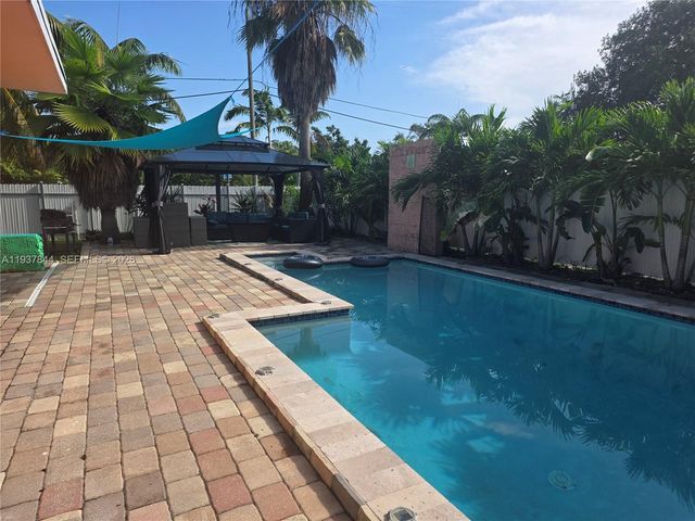 13895 NE 11th Avenue, North Miami, FL 33161