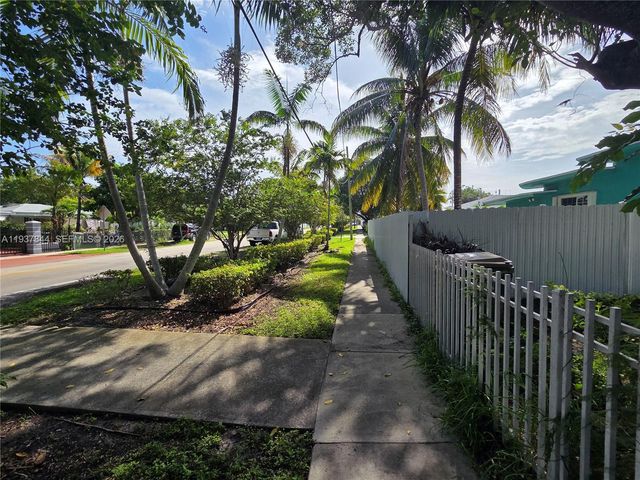 13895 NE 11th Avenue, North Miami, FL 33161