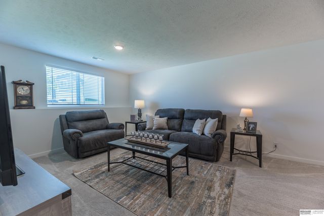 11117 Craig Street, Omaha, NE 68142