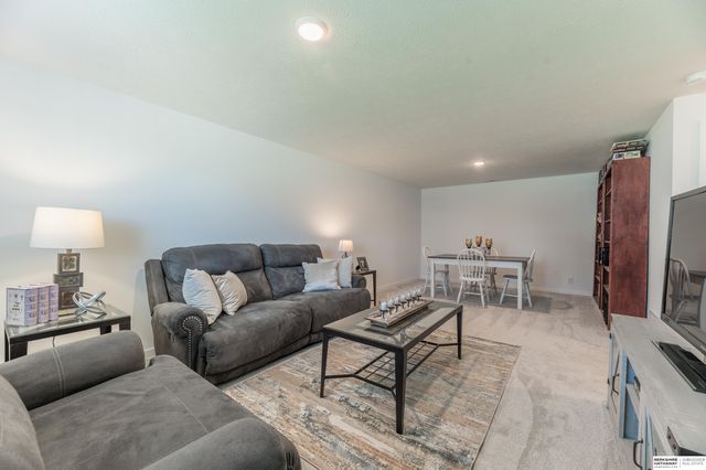 11117 Craig Street, Omaha, NE 68142