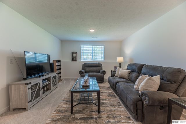11117 Craig Street, Omaha, NE 68142