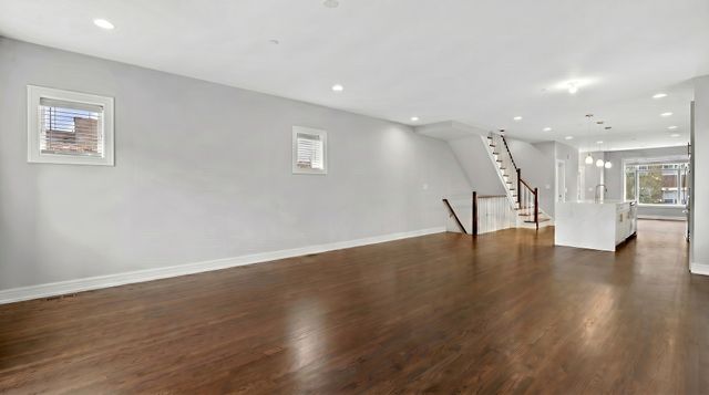 3225 S Shields Avenue, Chicago, IL 60616
