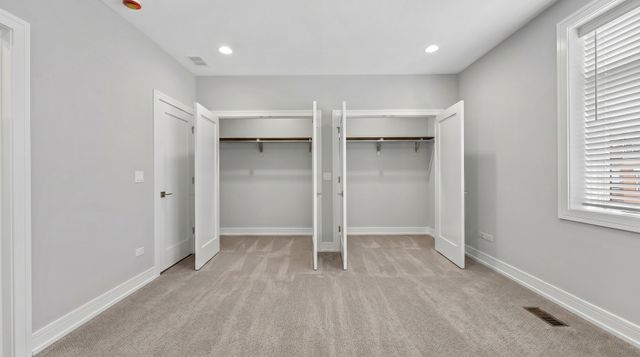 3225 S Shields Avenue, Chicago, IL 60616