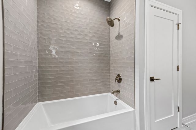3225 S Shields Avenue, Chicago, IL 60616