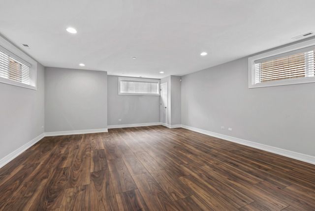 3225 S Shields Avenue, Chicago, IL 60616