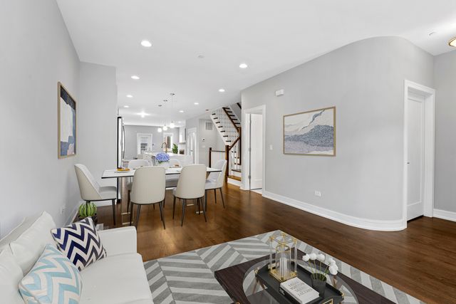 3225 S Shields Avenue, Chicago, IL 60616