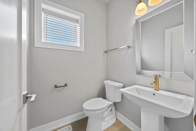 3225 S Shields Avenue, Chicago, IL 60616