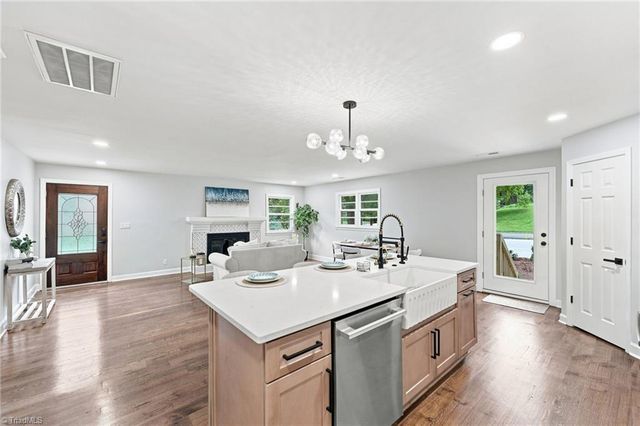 1301 watson Avenue, Winston-salem, NC 27103