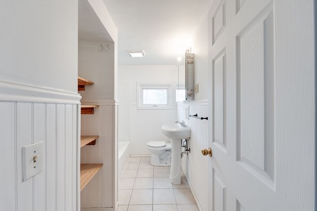 52 Lakeview Street, Southwick, MA 01077