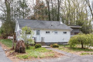 52 Lakeview Street, Southwick, MA 01077