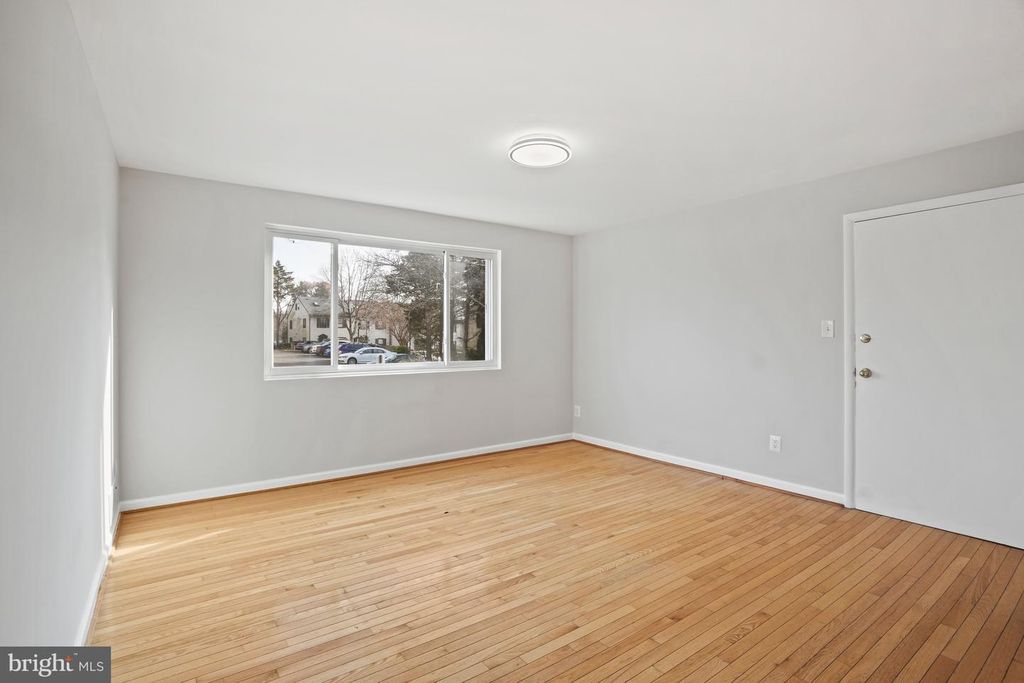 1138 N STAFFORD ST, Arlington, VA 22201