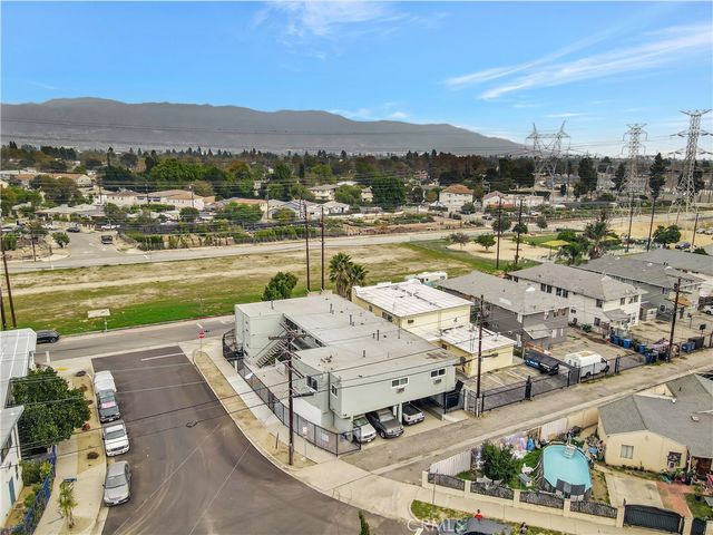 5887 Whitnall, North Hollywood, CA 91601