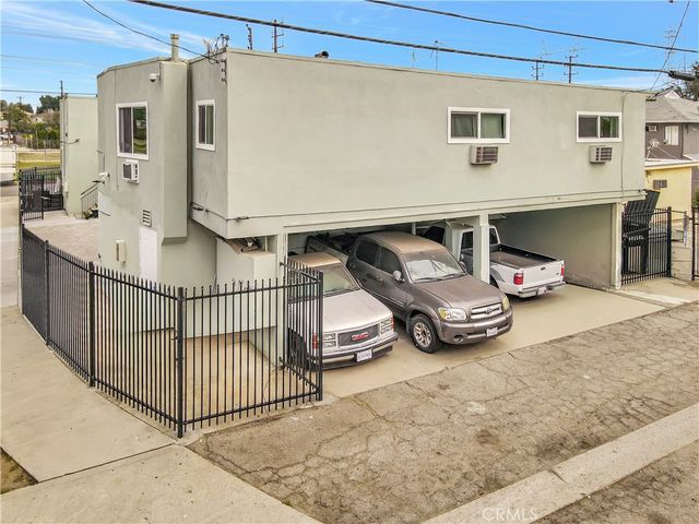 5887 Whitnall, North Hollywood, CA 91601