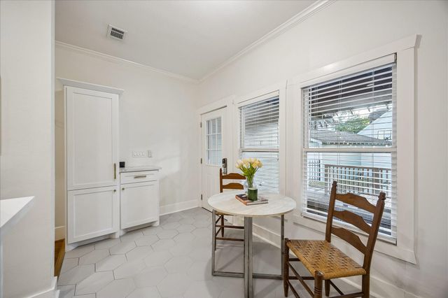 1635 Harvard Street, Houston, TX 77008