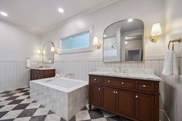 1635 Harvard Street, Houston, TX 77008