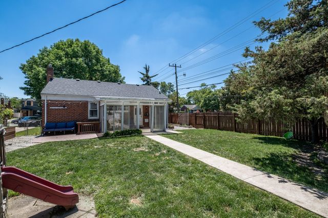 332 Normandy Road, Royal Oak City, MI 48073