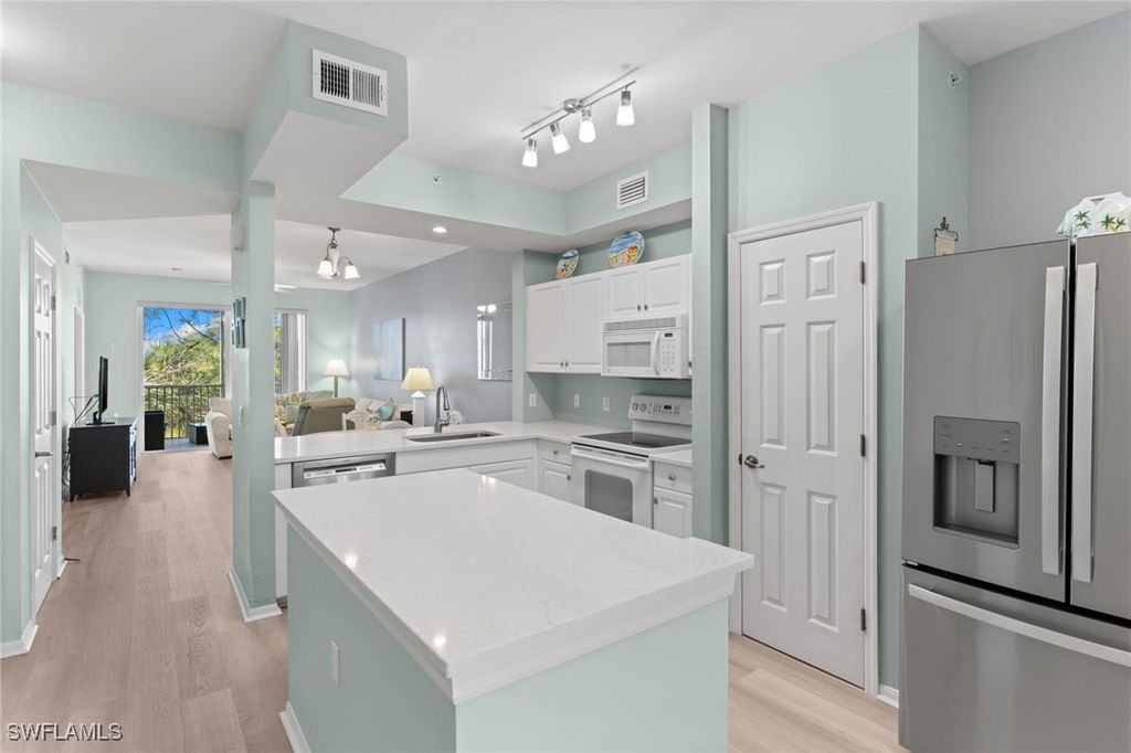 4000 Loblolly Bay DR 306, Naples, FL 34114