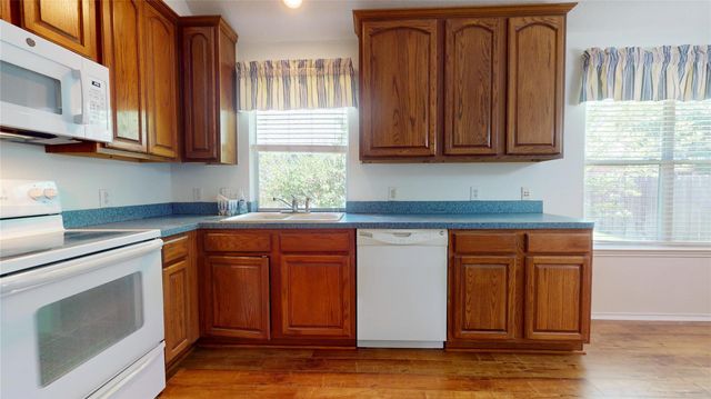1210 Oak Canyon Lane, Richmond, TX 77469