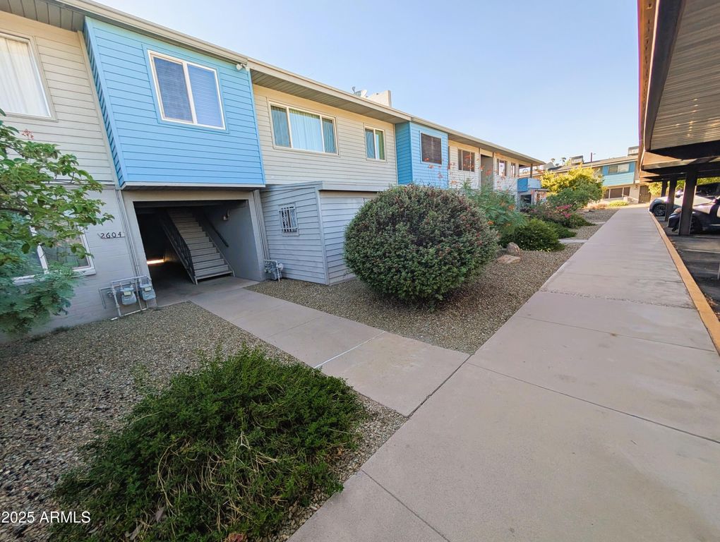 2610 W BERRIDGE Lane 121, Phoenix, AZ 85017 — photo 2