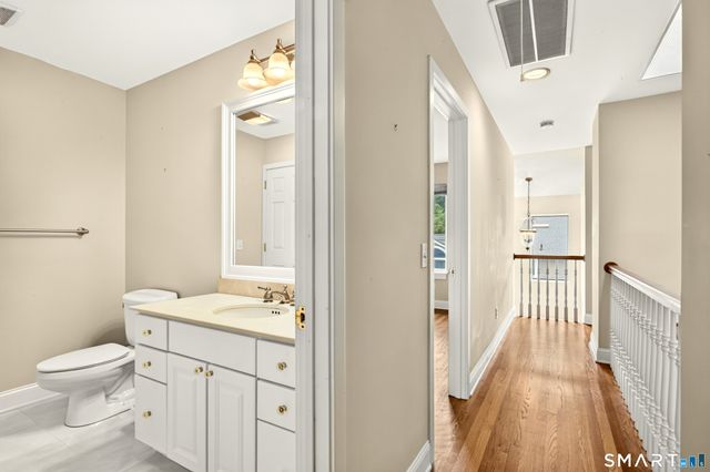 9 Glen Ridge 9, Wilton, CT 06897
