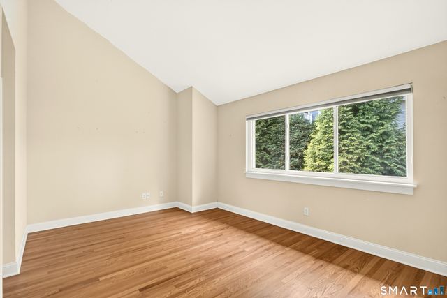 9 Glen Ridge 9, Wilton, CT 06897