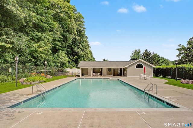 9 Glen Ridge 9, Wilton, CT 06897