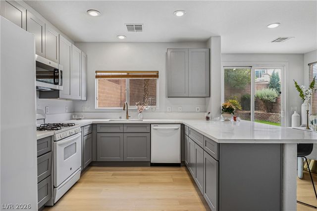 537 Lacabana Beach Drive, Las Vegas, NV 89138