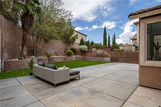 537 Lacabana Beach Drive, Las Vegas, NV 89138