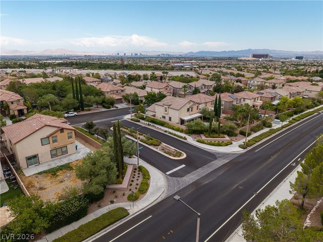 537 Lacabana Beach Drive, Las Vegas, NV 89138