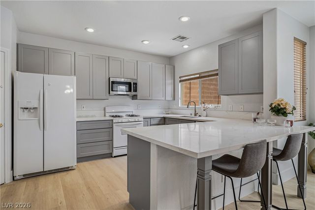 537 Lacabana Beach Drive, Las Vegas, NV 89138