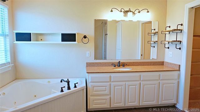 68 Country Hill, Ardmore, OK 73401