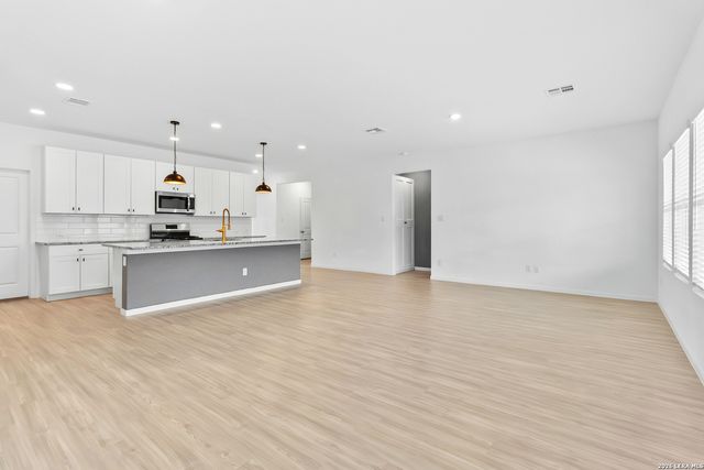31821 Nimbus Dr, San Antonio, TX 78163