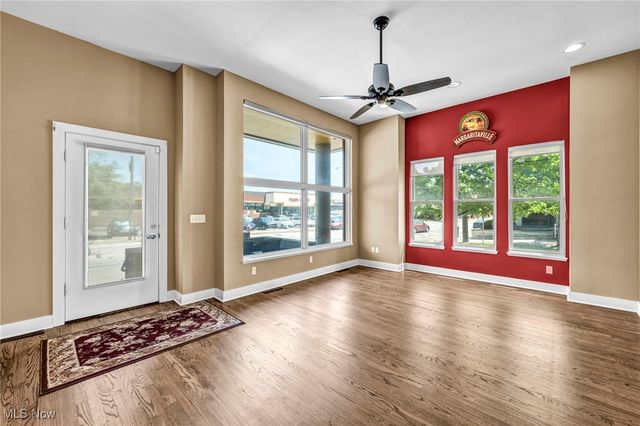 11901 Detroit Avenue, Lakewood, OH 44107