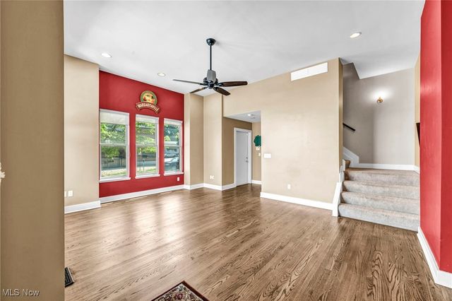 11901 Detroit Avenue, Lakewood, OH 44107