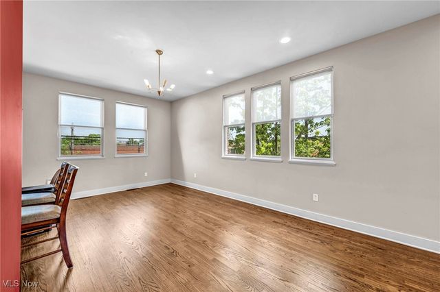 11901 Detroit Avenue, Lakewood, OH 44107