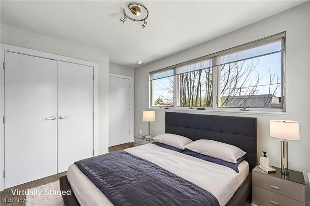 11901 Detroit Avenue, Lakewood, OH 44107