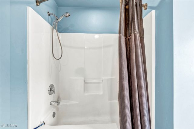 11901 Detroit Avenue, Lakewood, OH 44107